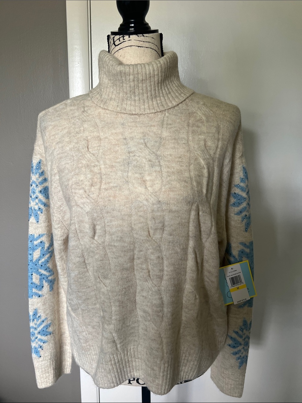 NWT CeCe Cream Cable Knit Turtleneck Sweater with Blue Snowflake Sleeves